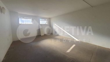 business em Rua Professor Mário Porto, Lídice - Uberlândia - MG