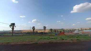 land_lot em Avenida Londrina, Centro - Sarandi - PR