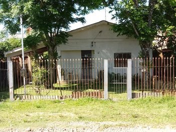 house em R. Valparaíso, São José - Santa Maria - RS