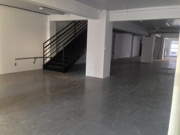 business em Avenida do Contorno, Funcionários - Belo Horizonte - MG