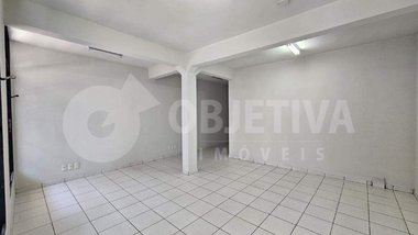office em Avenida Marcos de Freitas Costa, Daniel Fonseca - Uberlândia - MG