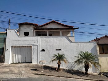 house em Rua Quaresmeira, Arvoredo - Contagem - MG