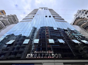apartment em Rua 252, Meia Praia - Itapema - SC