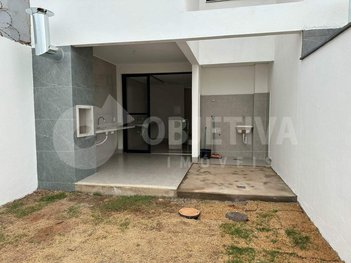 house em Rua Ferreira Gullar, Novo Mundo - Uberlândia - MG