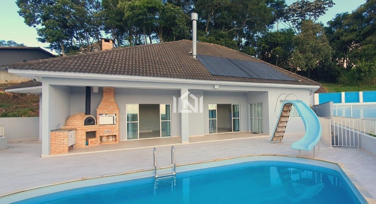casa a venda no condominio parque das artes varanda gourmet e area de lazer