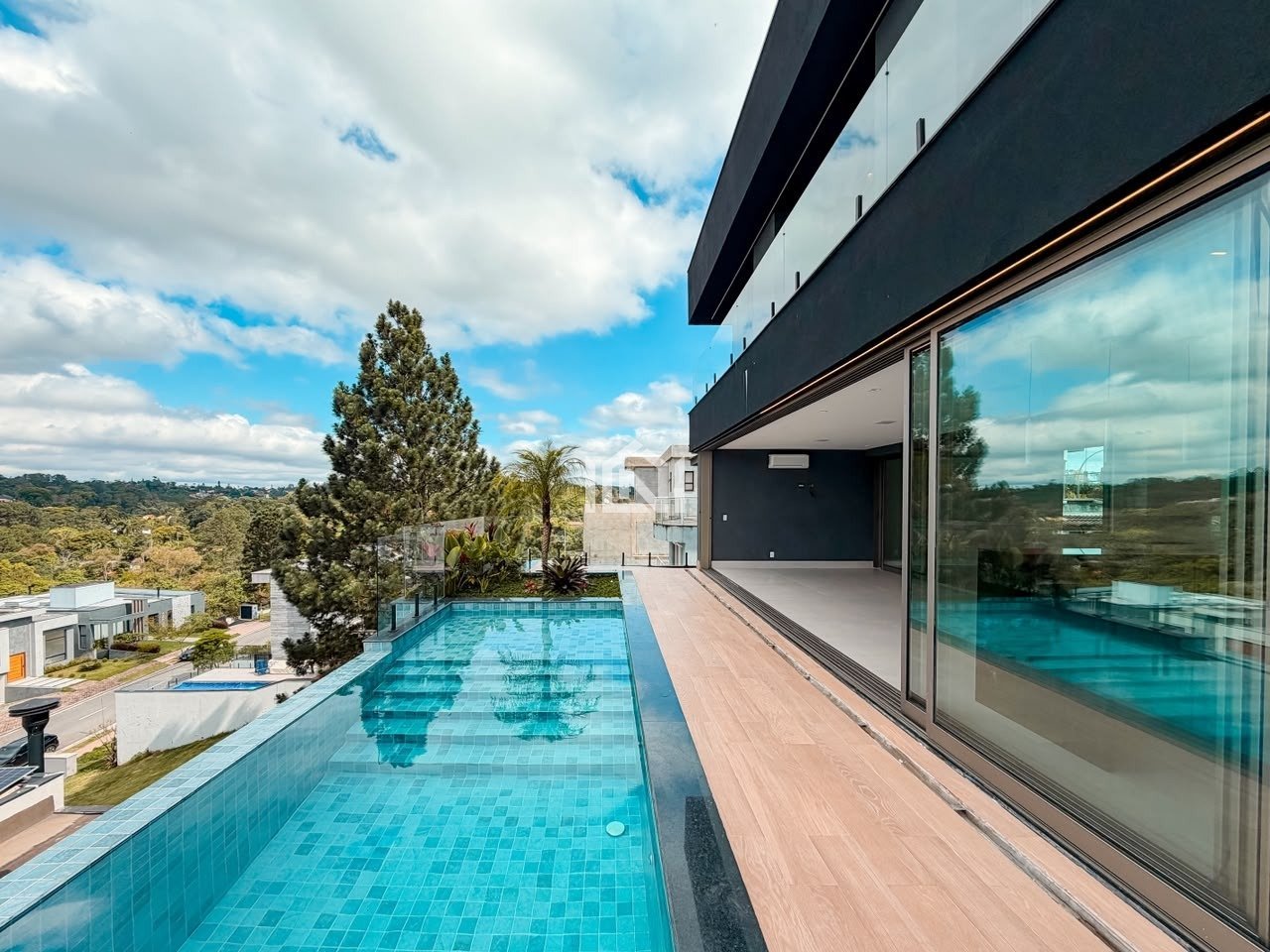 casa a venda no condominio alphaville granja viana - piscina