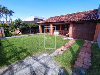 house em Rua Rio Comandaí, Centro - Xangri-Lá - RS