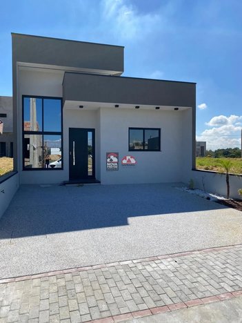 house em Avenida Arthur dos Santos, Loteamento Industrial Água Preta - Pindamonhangaba - SP