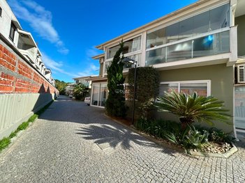 house em Rodovia Jornalista Manoel de Menezes, Barra da Lagoa - Florianópolis - SC