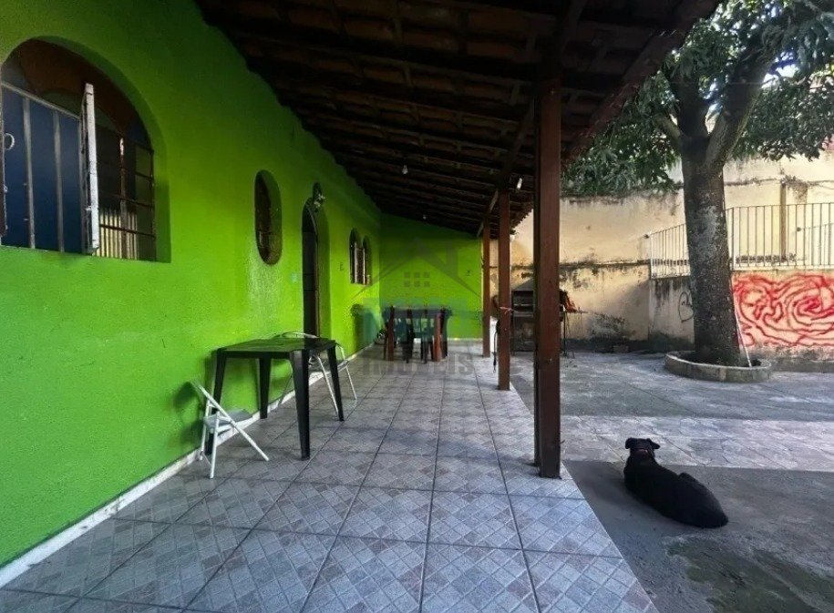 Casa com 4 quartos — Caiçaras, Belo Horizonte