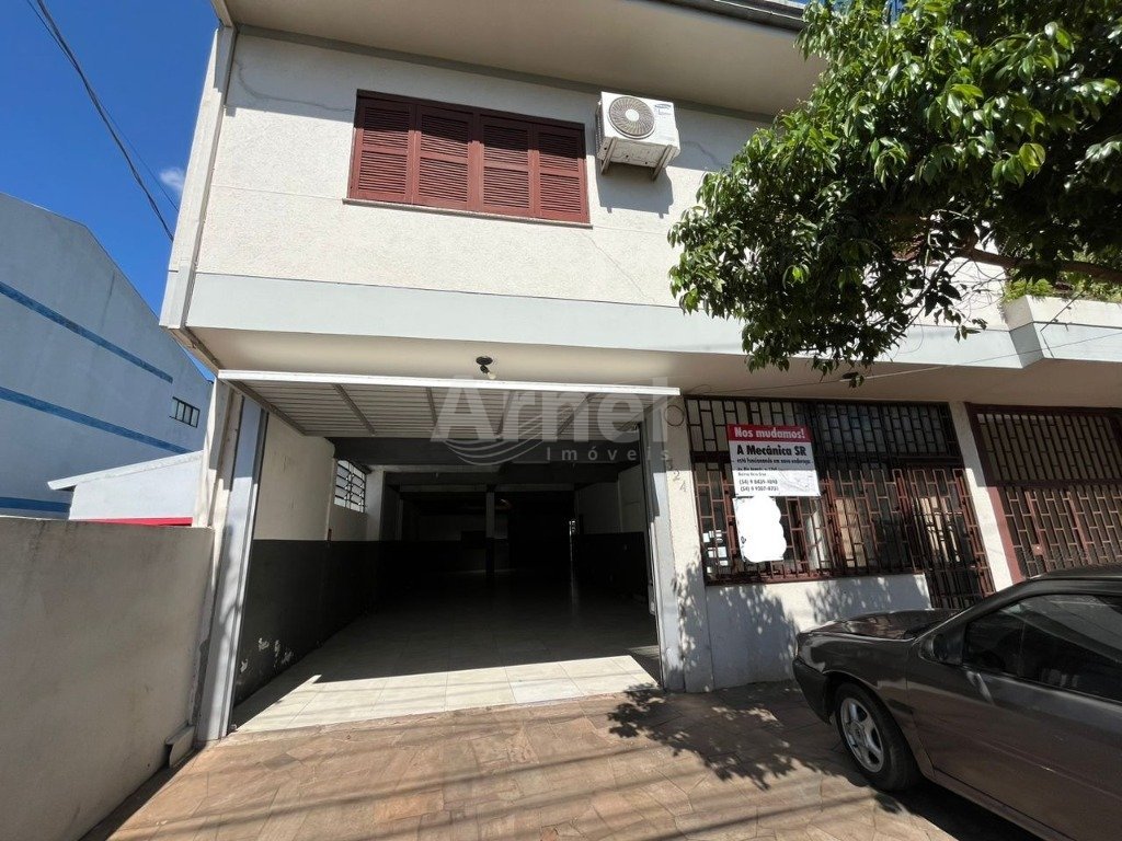 2 - Fachada porta aberta