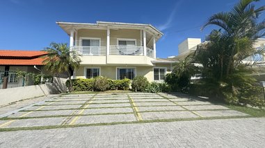 apartment em Rua dos Cambuatas, Jurerê - Florianópolis - SC