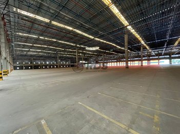industrial em Rodovia Presidente Dutra, Cumbica - Guarulhos - SP