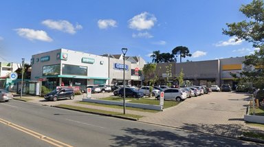business em Rua Fagundes Varela, Bacacheri - Curitiba - PR
