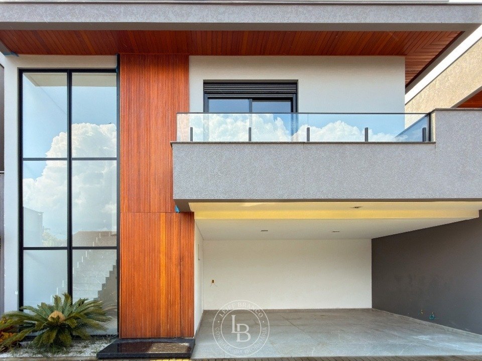Casa/Venda/3/Três/Suítes/América/Joinville/Santa Catarina/Fachada