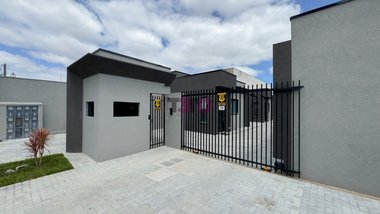 house em Rua Irmã Maria Lúcia Roland, Hauer - Curitiba - PR