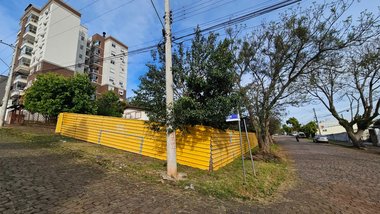 land_lot em Rua Uruguai, Petrópolis - Passo Fundo - RS
