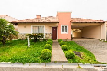 house em Avenida Doutor Eugênio Bertolli, Santa Felicidade - Curitiba - PR