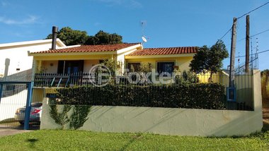 house em Rua Érico Veríssimo, Centro - Viamão - RS