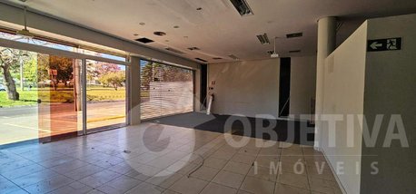 business em Avenida João Naves de Ávila, Saraiva - Uberlândia - MG
