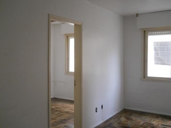 business em GAETANO CELIA, Jardim Leopoldina - Porto Alegre - RS