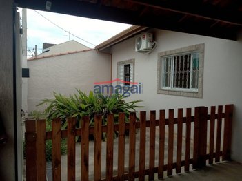 house em Rua dos Crisântemos, Parque Santo Antônio - Jacareí - SP