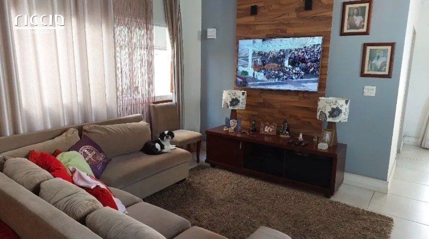 fc9701bf-3507-4ce3-85f6-9b6d7d172694