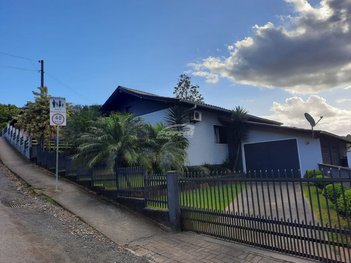 house em Rua Adolfo Bauler, Itoupavazinha - Blumenau - SC