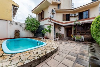 house em Rua Azevedo Sodré, Passo da Areia - Porto Alegre - RS