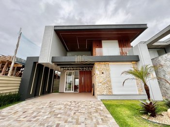 house em Rua Pedro Hygino da Silveira, Centro - Xangri-Lá - RS