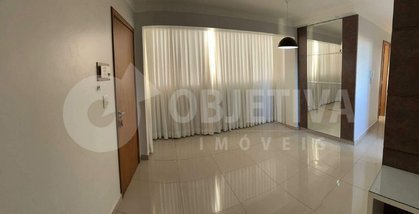 apartment em Rua Edson Gonçalves, Segismundo Pereira - Uberlândia - MG