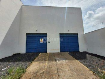 business em Avenida Iraque, Laranjeiras - Uberlândia - MG