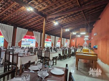 business em Avenida Doutor Roberto de Almeida Vinhas, Real - Praia Grande - SP