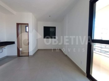 apartment em Avenida Alexandre Ribeiro Guimarães, Saraiva - Uberlândia - MG