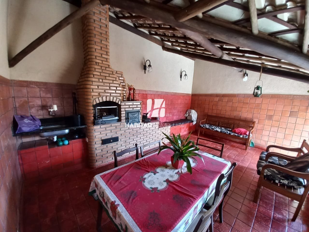 Casa com 3 quartos — Santa Mônica, Belo Horizonte