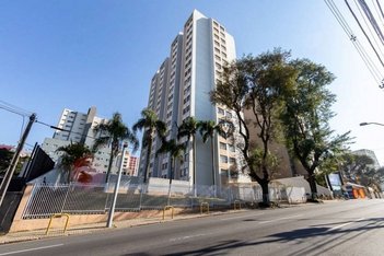 apartment em Rua Guilherme Pugsley, Água Verde - Curitiba - PR