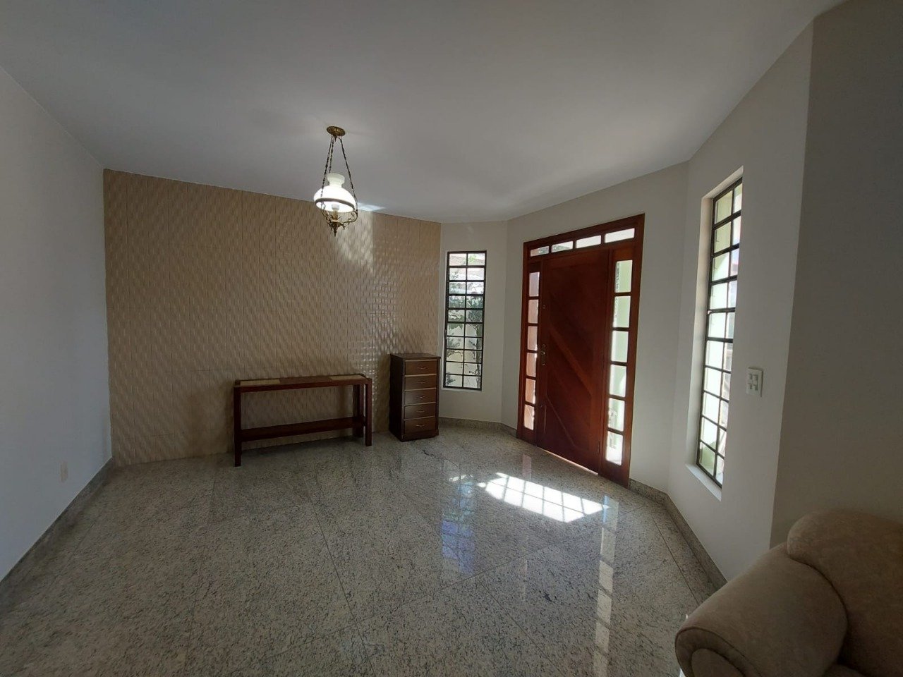 Casa com 3 quartos — Jaraguá, Belo Horizonte