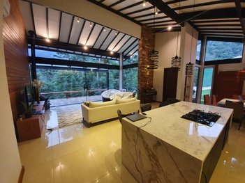 house em Estrada União e Indústria, Posse - Petrópolis - RJ