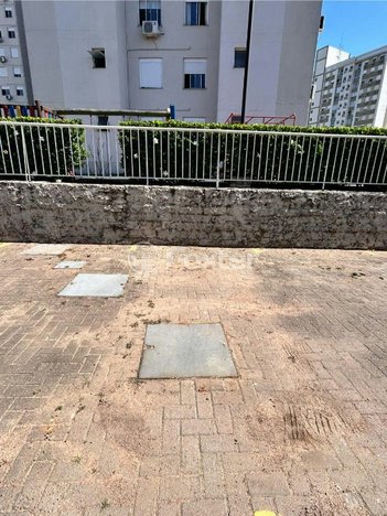 business em Rua Tenente Ary Tarrago, Jardim Itu - Porto Alegre - RS