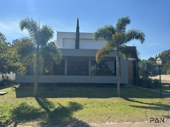 house em Loteamento Sociedade Hípica de Botucatu, Sociedade Hípica de Botucatu - Botucatu - SP