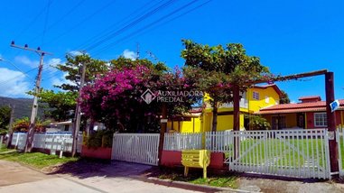 house em Rua Ilha Faial, Garopaba - Garopaba - SC