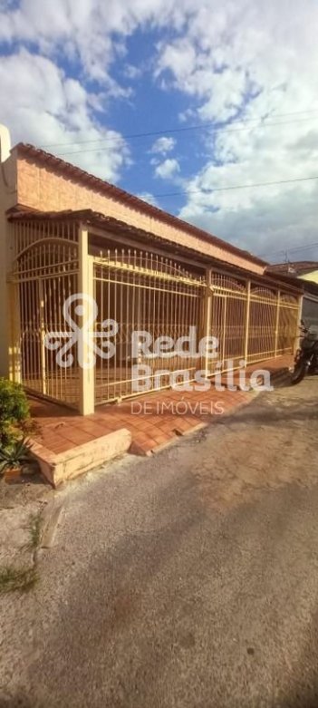 house em QE 1 Conjunto M, Guará II - Brasília - DF