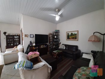house em Oscar A Schneider, Atiradores - Joinville - SC