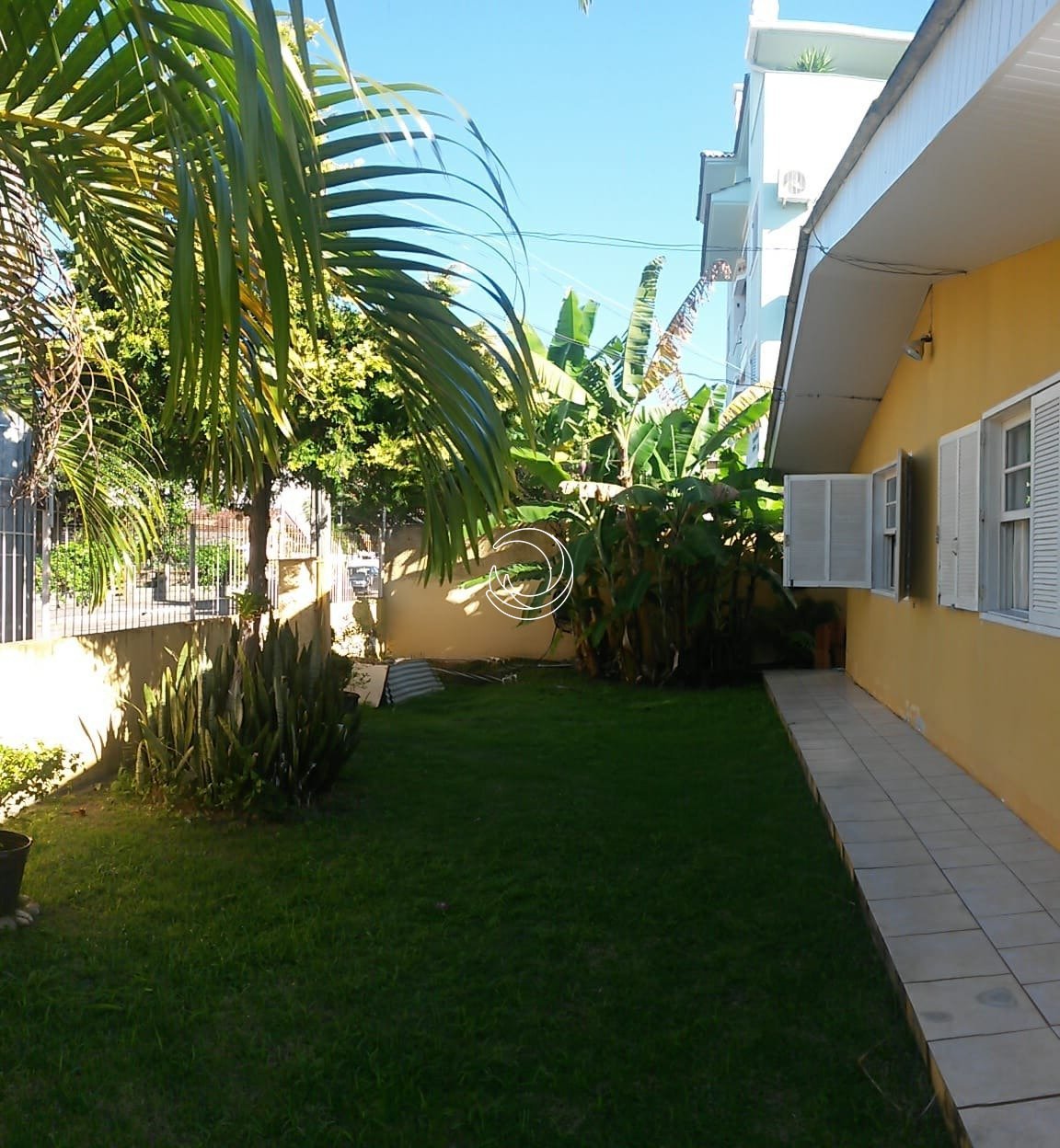 Vista lateral frontal Leste