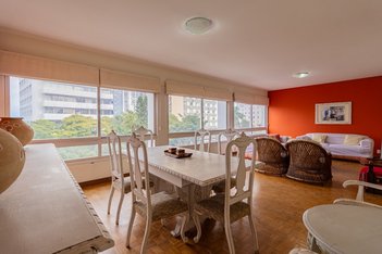 apartment em Rua Vinte e Quatro de Outubro, Moinhos de Vento - Porto Alegre - RS