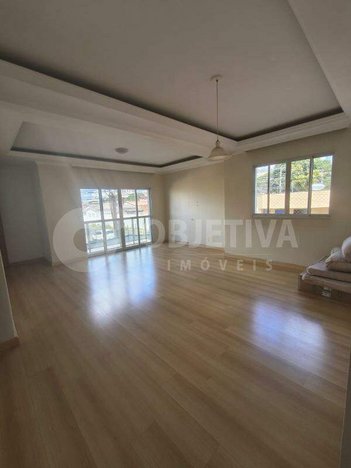 apartment em Rua Benjamin Alves Santos, Saraiva - Uberlândia - MG