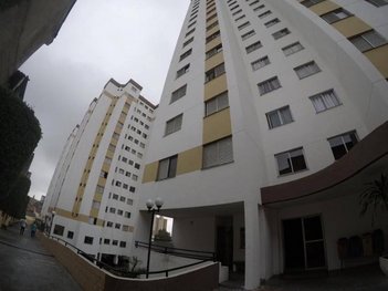 apartment em Rua Almeirim, Vila Carmosina - São Paulo - SP