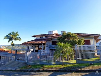 house em Rua Cruz e Souza, Pio Corrêa - Criciúma - SC