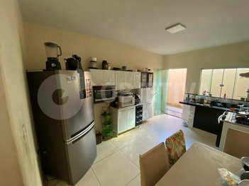 house em Rua Promotor Oswaldo Afonso Borges, Presidente Roosevelt - Uberlândia - MG