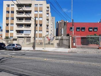 apartment em Avenida dos Estados, Água Verde - Curitiba - PR